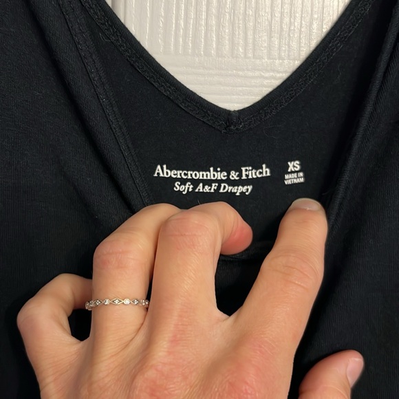 Soft A&F Drapey Tank - Picture 4 of 6